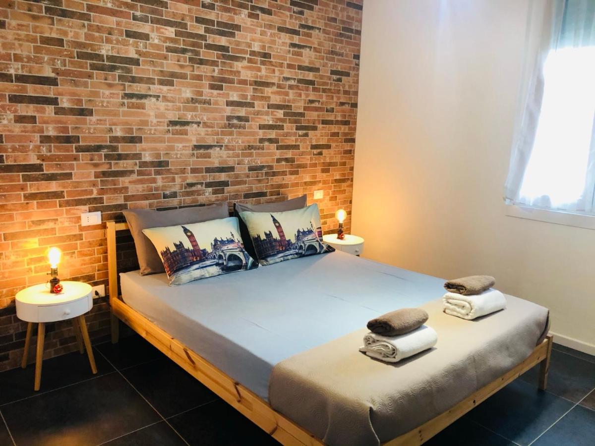 Blaxej, Nel Cuore Di Verona, Moderno Ed Elegante, 4 Posti Letto, Wi-Fi, Self Check In Apartman Kültér fotó