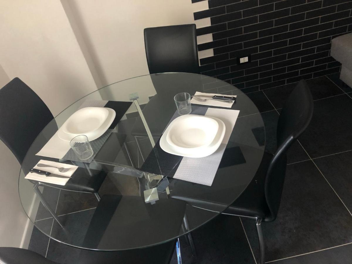 Blaxej, Nel Cuore Di Verona, Moderno Ed Elegante, 4 Posti Letto, Wi-Fi, Self Check In Apartman Kültér fotó