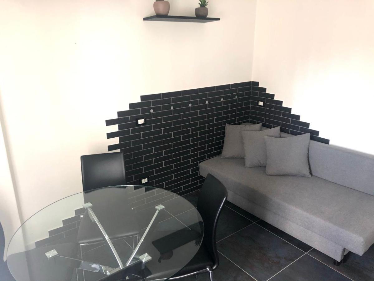 Blaxej, Nel Cuore Di Verona, Moderno Ed Elegante, 4 Posti Letto, Wi-Fi, Self Check In Apartman Kültér fotó