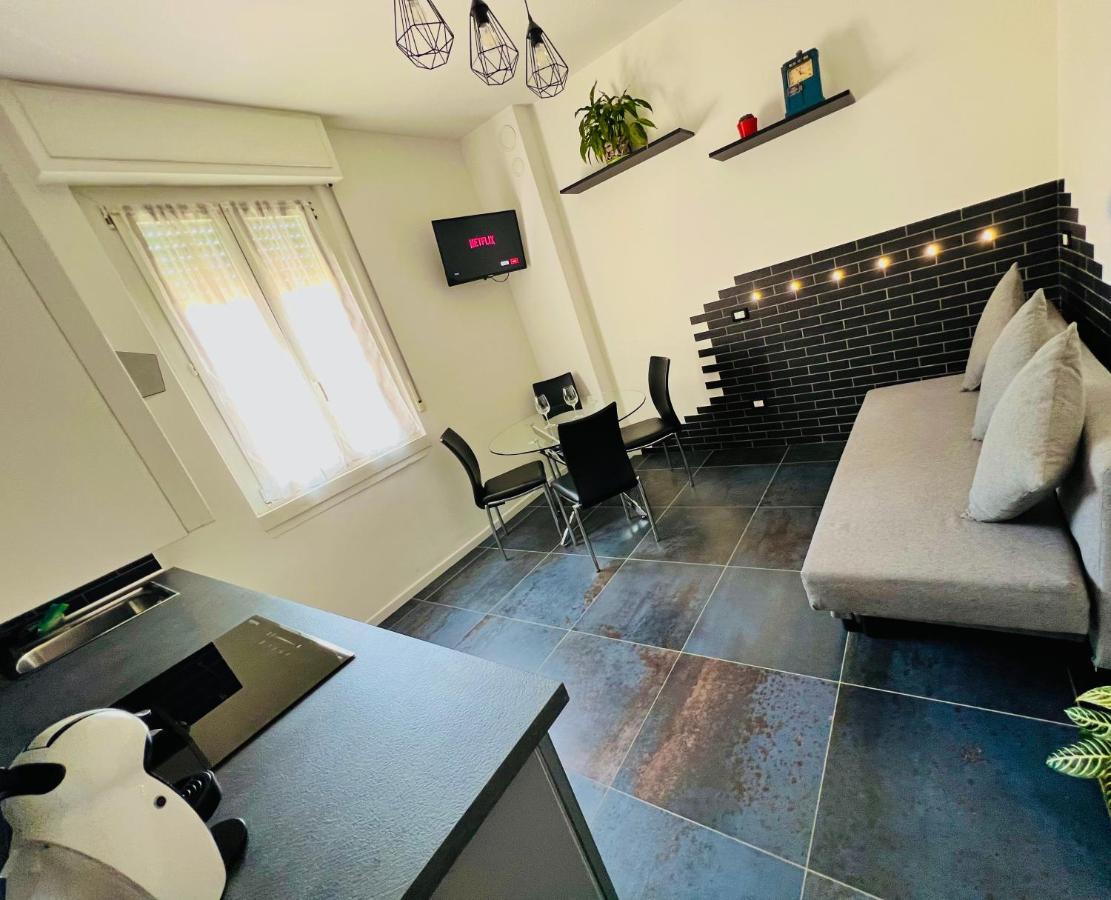 Blaxej, Nel Cuore Di Verona, Moderno Ed Elegante, 4 Posti Letto, Wi-Fi, Self Check In Apartman Kültér fotó